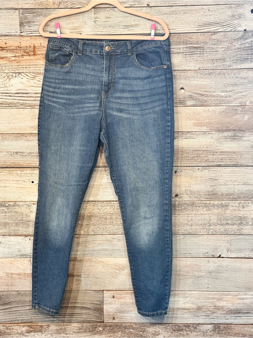 No Boundaries High-Rise Slim Tapered Stretch Blue Jeans